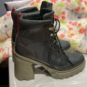 BREX™ HEEL LACE BOOTIE